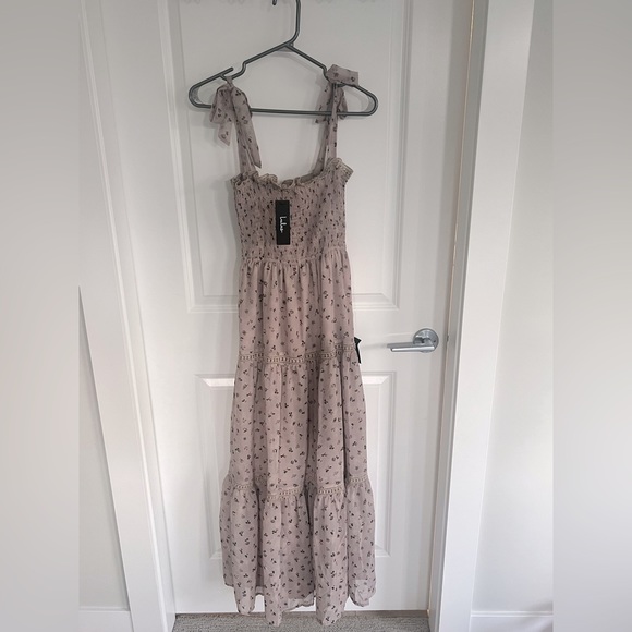 Lulu’s blooming perfection dress - brand new with tags - Picture 3 of 4